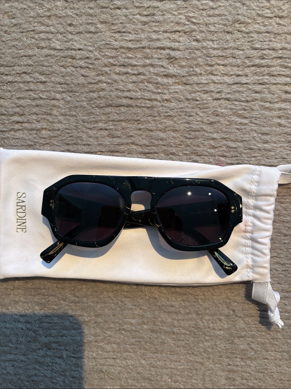 Sardine Louis Nouveau Noir Sunglasses - Picture 2 of 16
